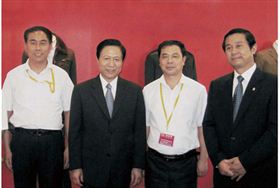 名鹰服饰-中国服装协会副会长到名鹰会馆指导祝贺